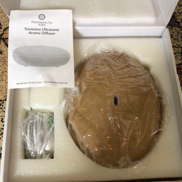 NWOT Savasana LED ultrasonic Aroma Diffuser - Picture 2 of 5